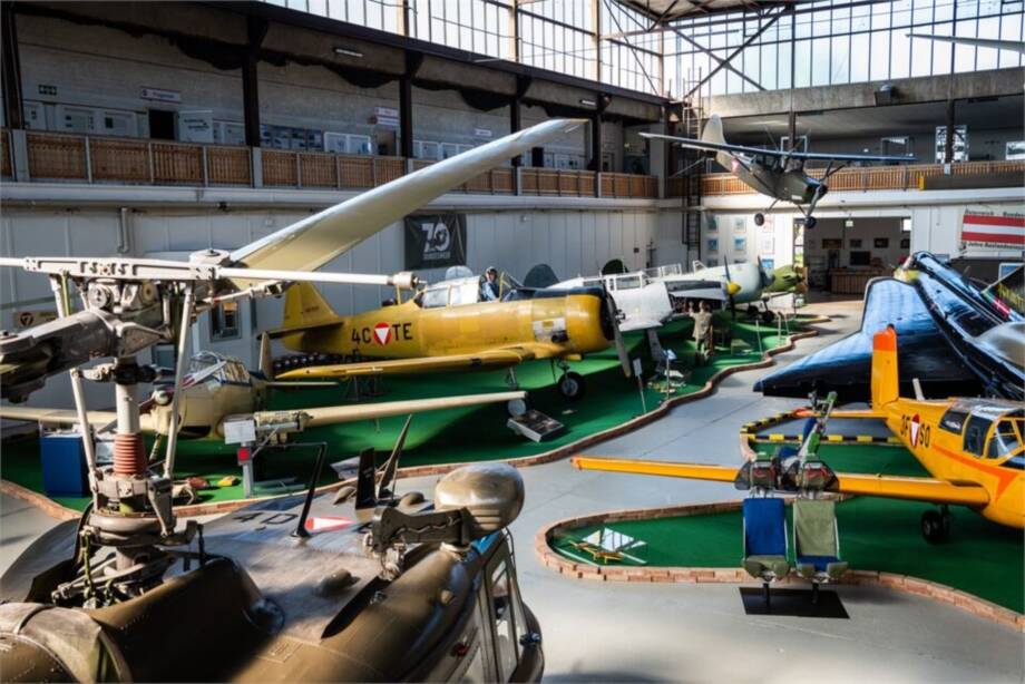 TAGESFAHRT IM SALONZUG ZUM RED BULL RING